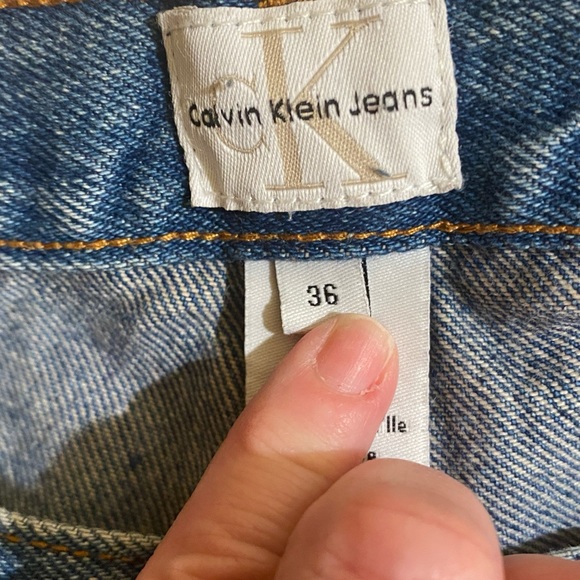 Calvin Klein demin shorts, size 36 - Picture 4 of 6